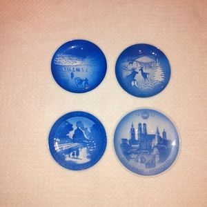 Royal Copenhagen Vintage Blue White  Porcelain set Of 4 Plates